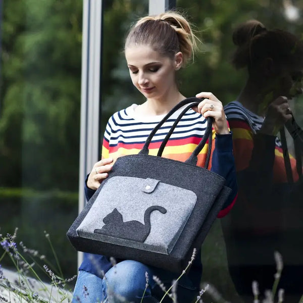Fashion Meets Function: Felt Handbags for Effortless Style and Versatility